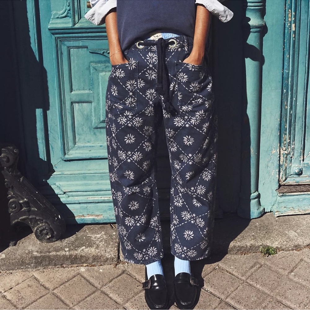 NWT We The Free People Moxie Printed  Barrel Jeans 26 Barrel Geo Wallpaper